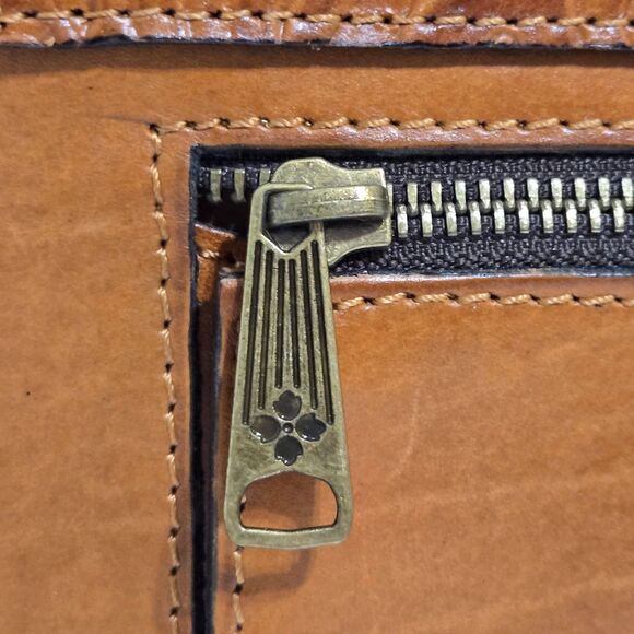 Patricia Nash Brown Leather Envelope Clutch Mini Tech Portfolio Embossed ~LN~ - Picture 4 of 7